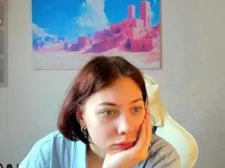 Discover our girls online shows and discover the company of countless livestreamers, with stunning shapes, sex toys and more.