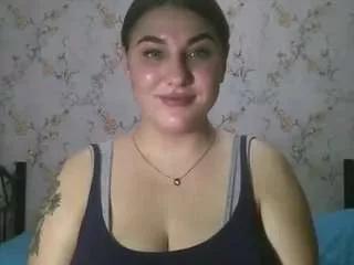 Discover our girls online shows and discover the company of countless livestreamers, with stunning shapes, sex toys and more.