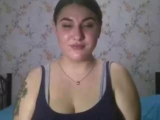 Discover our girls online shows and discover the company of countless livestreamers, with stunning shapes, sex toys and more.