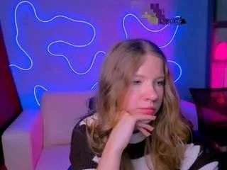 molly-xxx3 from CamSoda is Freechat