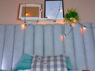 nickifox1 from CamSoda is Freechat