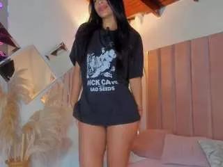 nicolle-hall18 from CamSoda is Freechat