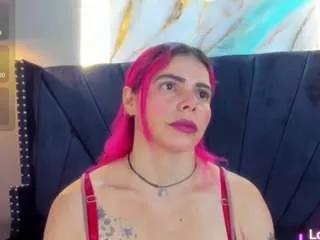 Discover our girls online shows and discover the company of countless livestreamers, with stunning shapes, sex toys and more.