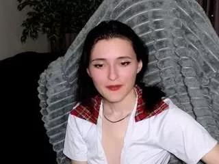 Discover our girls online shows and discover the company of countless livestreamers, with stunning shapes, sex toys and more.