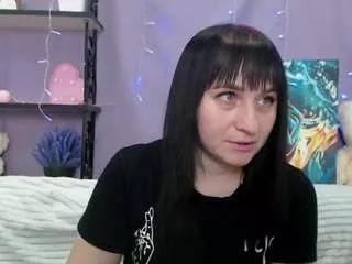 Discover our girls online shows and discover the company of countless livestreamers, with stunning shapes, sex toys and more.