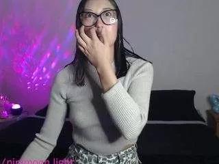 ninimoon from CamSoda