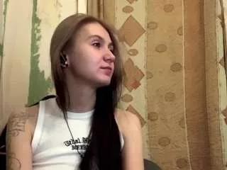 Discover our girls online shows and discover the company of countless livestreamers, with stunning shapes, sex toys and more.