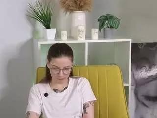 Odeliabraund webcams show profile image 