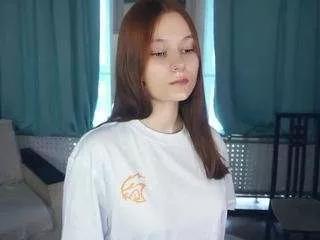 Discover our girls online shows and discover the company of countless livestreamers, with stunning shapes, sex toys and more.