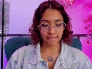 oliv-jones from CamSoda is Freechat