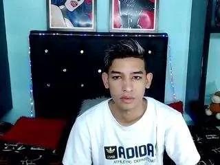 oliverttwink1 from CamSoda is Freechat