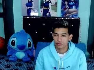 oliverttwink1 from CamSoda is Freechat