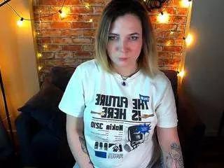 ozalingreen from CamSoda is Freechat