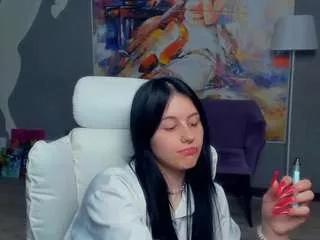 Discover our girls online shows and discover the company of countless livestreamers, with stunning shapes, sex toys and more.