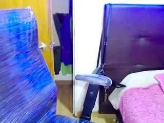 queen-camila from CamSoda