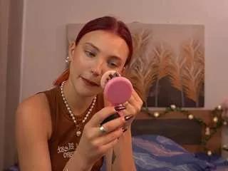 queeniehartell from CamSoda is Freechat