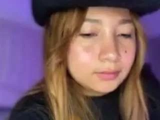queenn-angelique from CamSoda