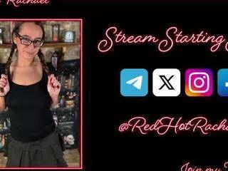 Discover our girls online shows and discover the company of countless livestreamers, with stunning shapes, sex toys and more.