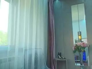 reina-cummingss from CamSoda is Freechat