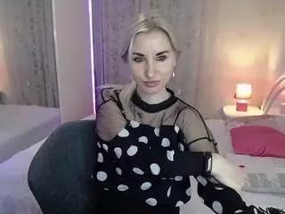 Discover our girls online shows and discover the company of countless livestreamers, with stunning shapes, sex toys and more.