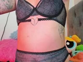 Discover our girls online shows and discover the company of countless livestreamers, with stunning shapes, sex toys and more.