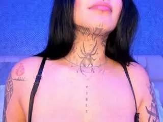 Discover our girls online shows and discover the company of countless livestreamers, with stunning shapes, sex toys and more.