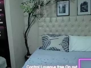 samantha-smiithh from CamSoda