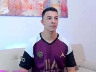 samuel-up from CamSoda is Freechat