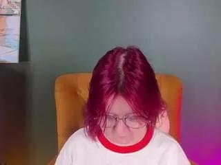 sara-moor from CamSoda