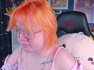 sara-moor from CamSoda