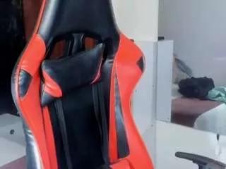 sara-slut from CamSoda