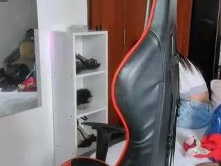 sara-slut from CamSoda