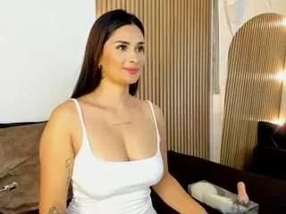 sara-xxx from CamSoda is Freechat