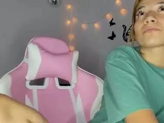 saraa-blonde from CamSoda