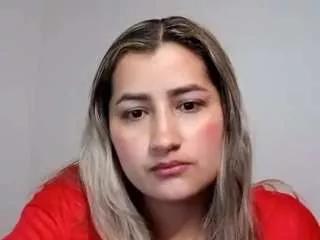sararous28 from CamSoda is Freechat