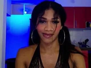 Discover our girls online shows and discover the company of countless livestreamers, with stunning shapes, sex toys and more.