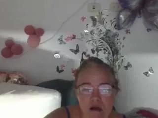 selenhax from CamSoda