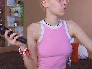 sharlirose from CamSoda is Freechat