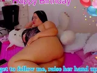 Discover our girls online shows and discover the company of countless livestreamers, with stunning shapes, sex toys and more.