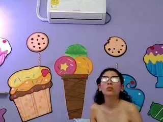 skinnykalitzo18 from CamSoda is Freechat