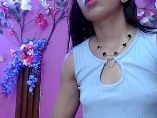skinnysofia18 from CamSoda is Freechat