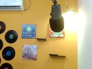 skinnyverus18 from CamSoda is Freechat