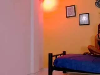 skinnyyuliana18 from CamSoda is Freechat