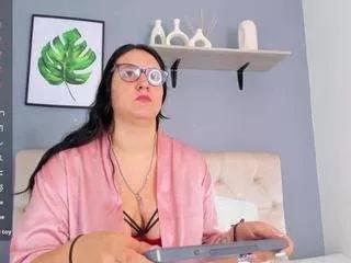 Soe-laraa webcams show profile image 