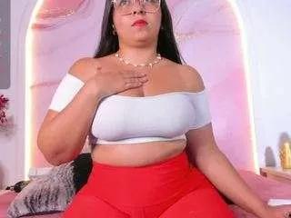 Discover our girls online shows and discover the company of countless livestreamers, with stunning shapes, sex toys and more.