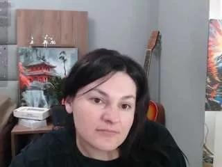 Discover our girls online shows and discover the company of countless livestreamers, with stunning shapes, sex toys and more.