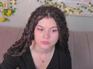Suzane-martin webcams show profile image 
