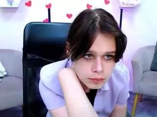 sweet-vixen from CamSoda is Freechat