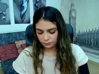 Discover our girls online shows and discover the company of countless livestreamers, with stunning shapes, sex toys and more.