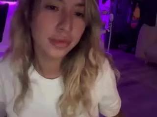 sweetxariel from CamSoda